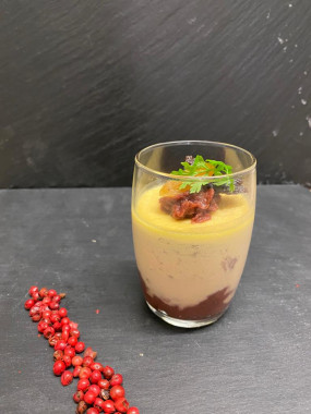 FLAN DE FOIE GRAS ET SA COMPOTE DE DATTE AU MAC VIN