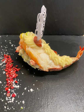 DEMI QUEUE DE LANGOUSTE SUR PLAT