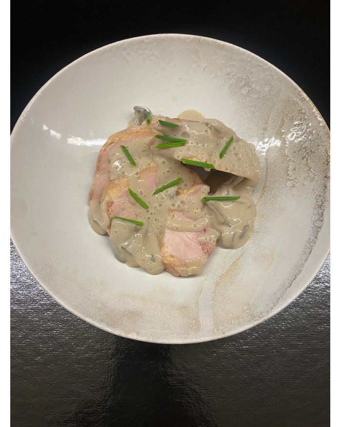 SUPREME DE PINTADEAU FERMIER SAUCE AUX GRIS DE SAPIN