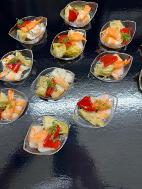 CASSOLETTE GAMBAS TOMATES CONFITES ET ARTICHAUTS