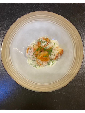 Noix de Saint-Jacques snackées sauce Yuzu et Vin Jaune