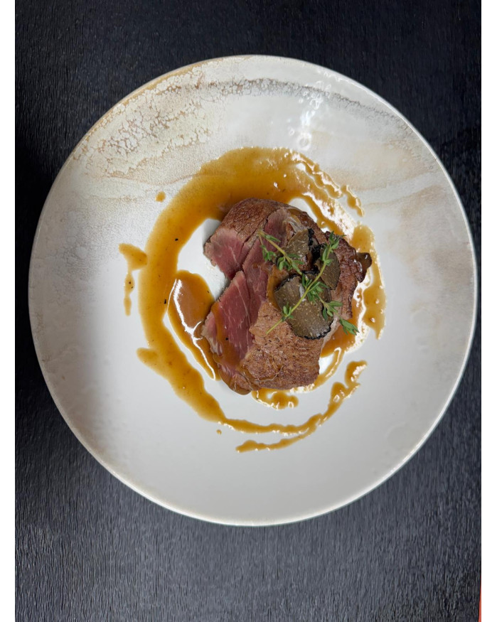 TOURNEDOS DE FILET DE BOEUF CUIT A JUSTE TEMPERATURE PETIT JUS REDUIT A LA TRUFFE